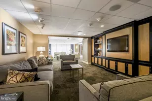 4601 N Park Ave N, Chevy Chase, MD 20815 - Photo 26