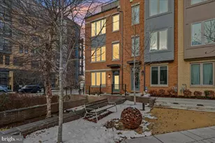 882 Thompson Cres, Rockville, MD 20852 - Photo 1