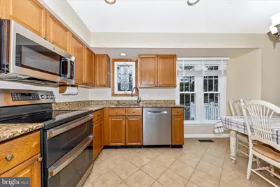 19320 Mossbrook Court, Germantown, MD 20874 - Photo 10