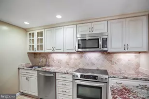 4601 N Park Ave, Chevy Chase, MD 20815 - Photo 30