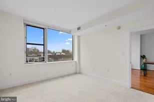 6820 Wisconsin Ave, Bethesda, MD 20815 - Photo 8