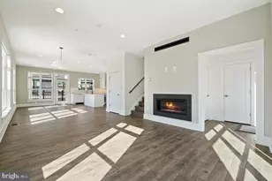 11300 Emerald Park Rd, Potomac, MD 20854 - Photo 4