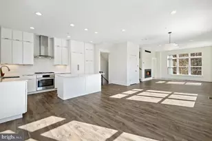 11300 Emerald Park Rd, Potomac, MD 20854 - Photo 14