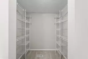 10110 Shelldrake Cir, Damascus, MD 20872 - Photo 16