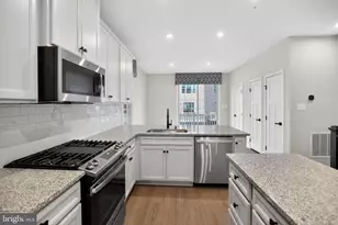 9430 Oak Grv Ln, Montgomery Village, MD 20886 - Photo 10