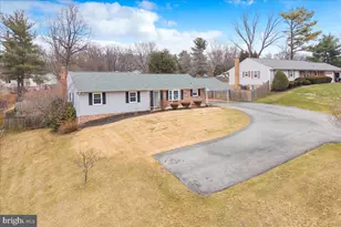 8709 Hawkins Creamery Rd, Gaithersburg, MD 20882 - Photo 2