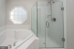 1154 Regal Oak Dr, Rockville, MD 20852 - Photo 14