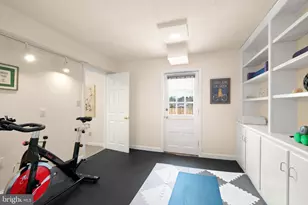 9201 Copenhaver Dr, Potomac, MD 20854 - Photo 28