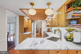 9201 Copenhaver Dr, Potomac, MD 20854 - Photo 10