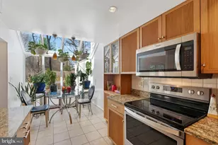 6 Bentridge Ct, Potomac, MD 20854 - Photo 8