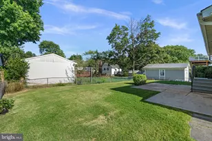 909 First St, Rockville, MD 20850 - Photo 42