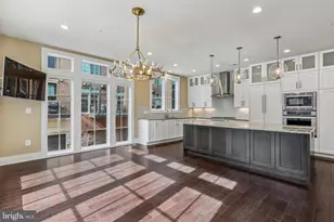 3675 Chevy Chase Lake Dr, Chevy Chase, MD 20815 - Photo 12