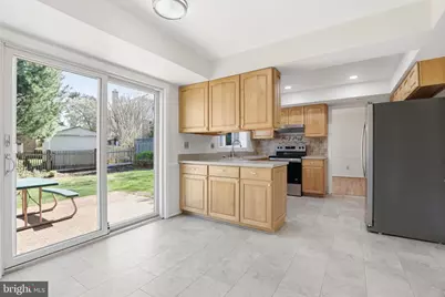 12721 Lincolnshire Drive, Potomac, MD 20854 - Photo 8