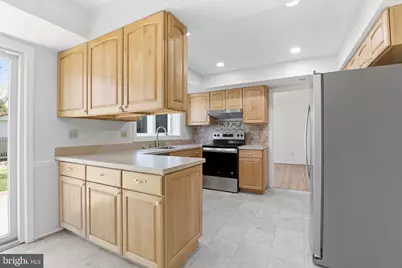 12721 Lincolnshire Drive, Potomac, MD 20854 - Photo 6