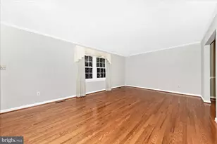 3 Pavilion Dr, Gaithersburg, MD 20878 - Photo 4