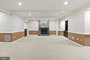 16 Maplewood Park Ct, Bethesda, MD 20814 - Photo 26