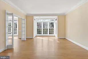 16 Maplewood Park Ct, Bethesda, MD 20814 - Photo 10