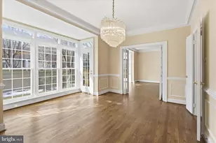 16 Maplewood Park Ct, Bethesda, MD 20814 - Photo 8