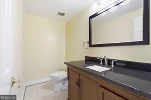 16 Maplewood Park Ct, Bethesda, MD 20814 - Photo 12