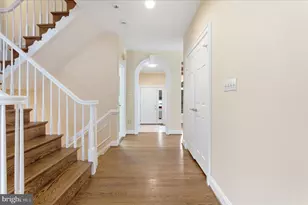 16 Maplewood Park Ct, Bethesda, MD 20814 - Photo 10