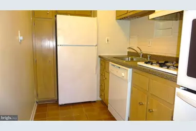 10201 Grosvenor Place #908, Rockville, MD 20852 - Photo 6