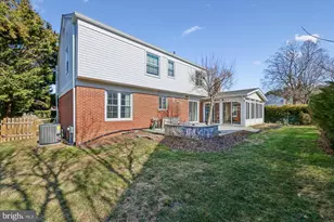 12608 Lincolnshire Dr, Potomac, MD 20854 - Photo 2