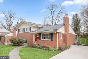 9809 Holmhurst Rd, Bethesda, MD 20817 - Photo 2