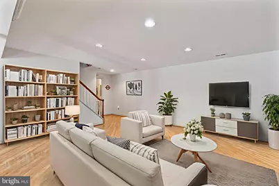 22109 Creekview Drive, Gaithersburg, MD 20882 - Photo 10