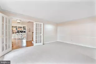 22109 Creekview Dr, Gaithersburg, MD 20882 - Photo 14