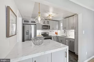 6721 Kenwood Forest Ln, Chevy Chase, MD 20815 - Photo 8