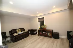 102 Bullard Cir, Rockville, MD 20850 - Photo 8