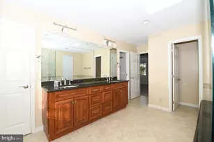 8900 Holly Leaf Ln, Bethesda, MD 20817 - Photo 44