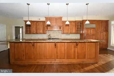 8900 Holly Leaf Lane, Bethesda, MD 20817 - Photo 16