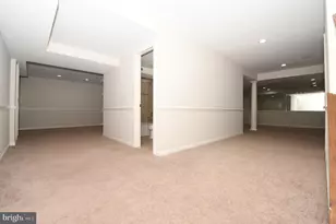 8900 Holly Leaf Ln, Bethesda, MD 20817 - Photo 58