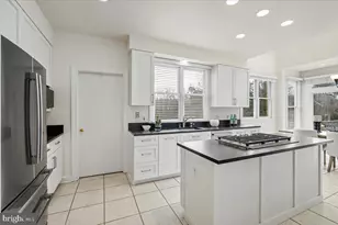 10409 Democracy Ln, Potomac, MD 20854 - Photo 18