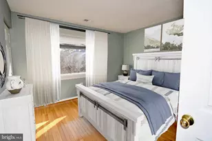 18349 Leman Lake Dr, Olney, MD 20832 - Photo 2