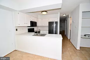 18349 Leman Lake Dr, Olney, MD 20832 - Photo 14