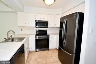 18349 Leman Lake Dr, Olney, MD 20832 - Photo 12