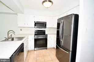 18349 Leman Lake Dr, Olney, MD 20832 - Photo 10