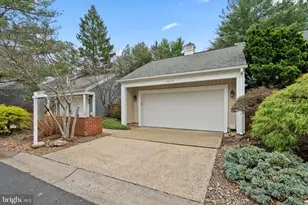 20716 Highland Hall Dr, Montgomery Village, MD 20886 - Photo 2