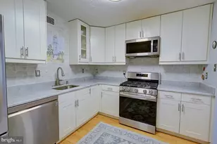 5225 Pooks Hill Rd, Bethesda, MD 20814 - Photo 2