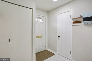 32 Oak Shade Rd, Gaithersburg, MD 20878 - Photo 4