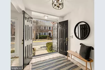 10135 Crestberry Place, Bethesda, MD 20817 - Photo 2