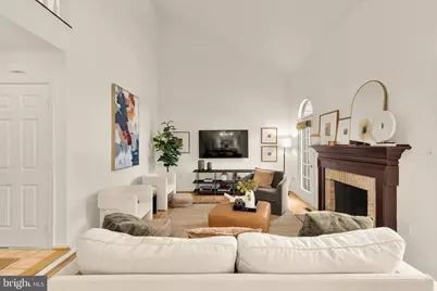 10135 Crestberry Place, Bethesda, MD 20817 - Photo 4