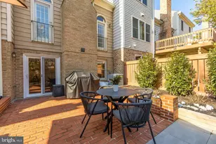 10135 Crestberry Pl, Bethesda, MD 20817 - Photo 24