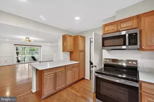 9250 Three Oaks Dr, Silver Spring, MD 20901 - Photo 12