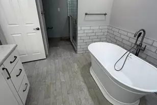 8017 Rising Ridge Rd, Bethesda, MD 20817 - Photo 6