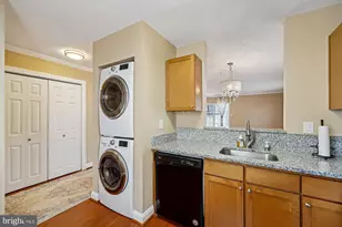 11407 Herefordshire Way, Germantown, MD 20876 - Photo 6