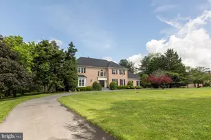 8809 Saunders Ln, Bethesda, MD 20817 - Photo 4