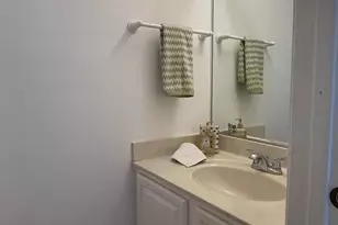 12235 Tildenwood Dr, Rockville, MD 20852 - Photo 6